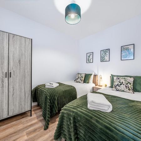 Potters Bar - Free Parking - Private Bathroom - Netflix - 4 Mins Walk To Station - 20 Mins Direct Trains To London Exterior foto