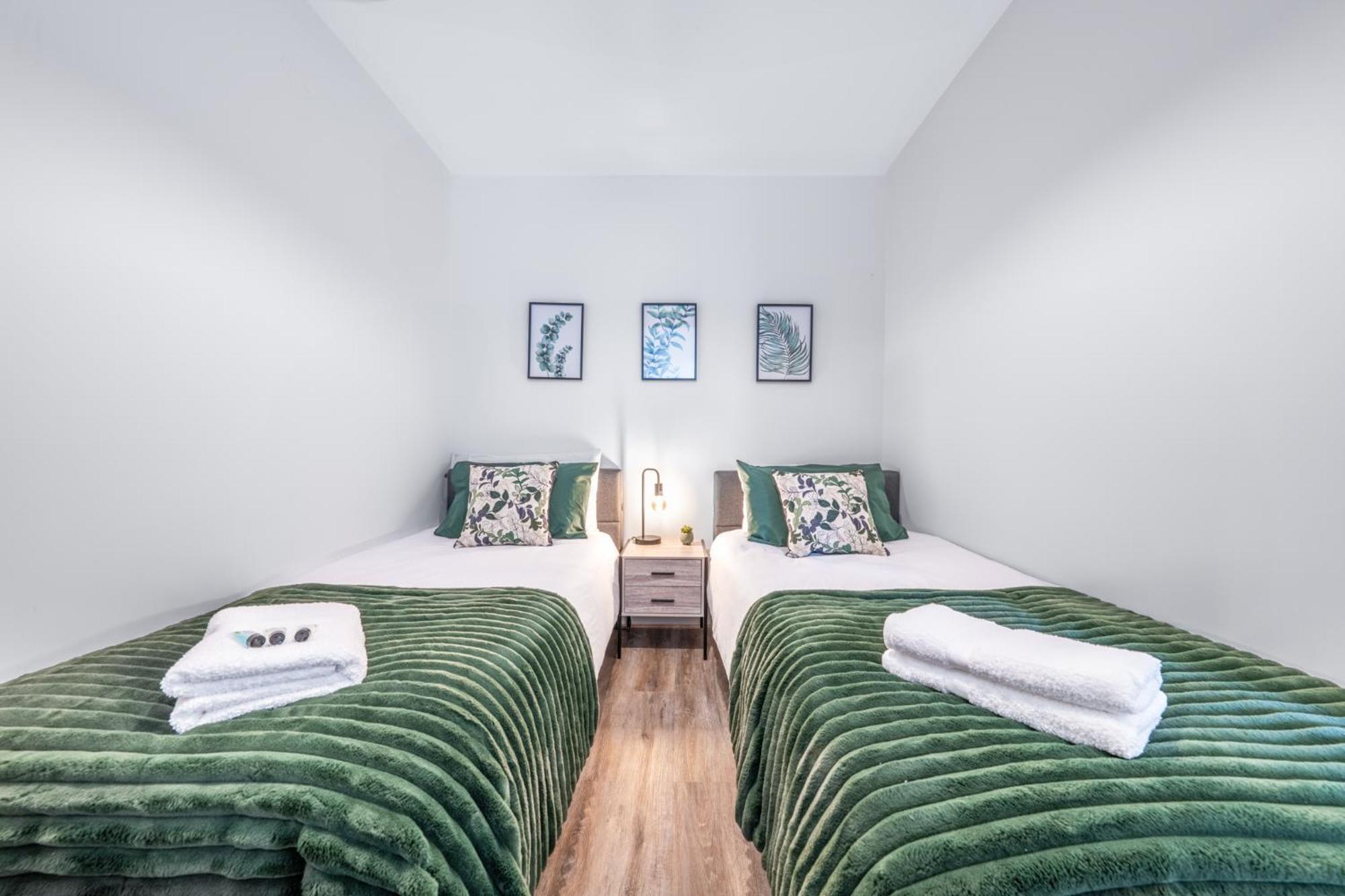 Potters Bar - Free Parking - Private Bathroom - Netflix - 4 Mins Walk To Station - 20 Mins Direct Trains To London Exterior foto