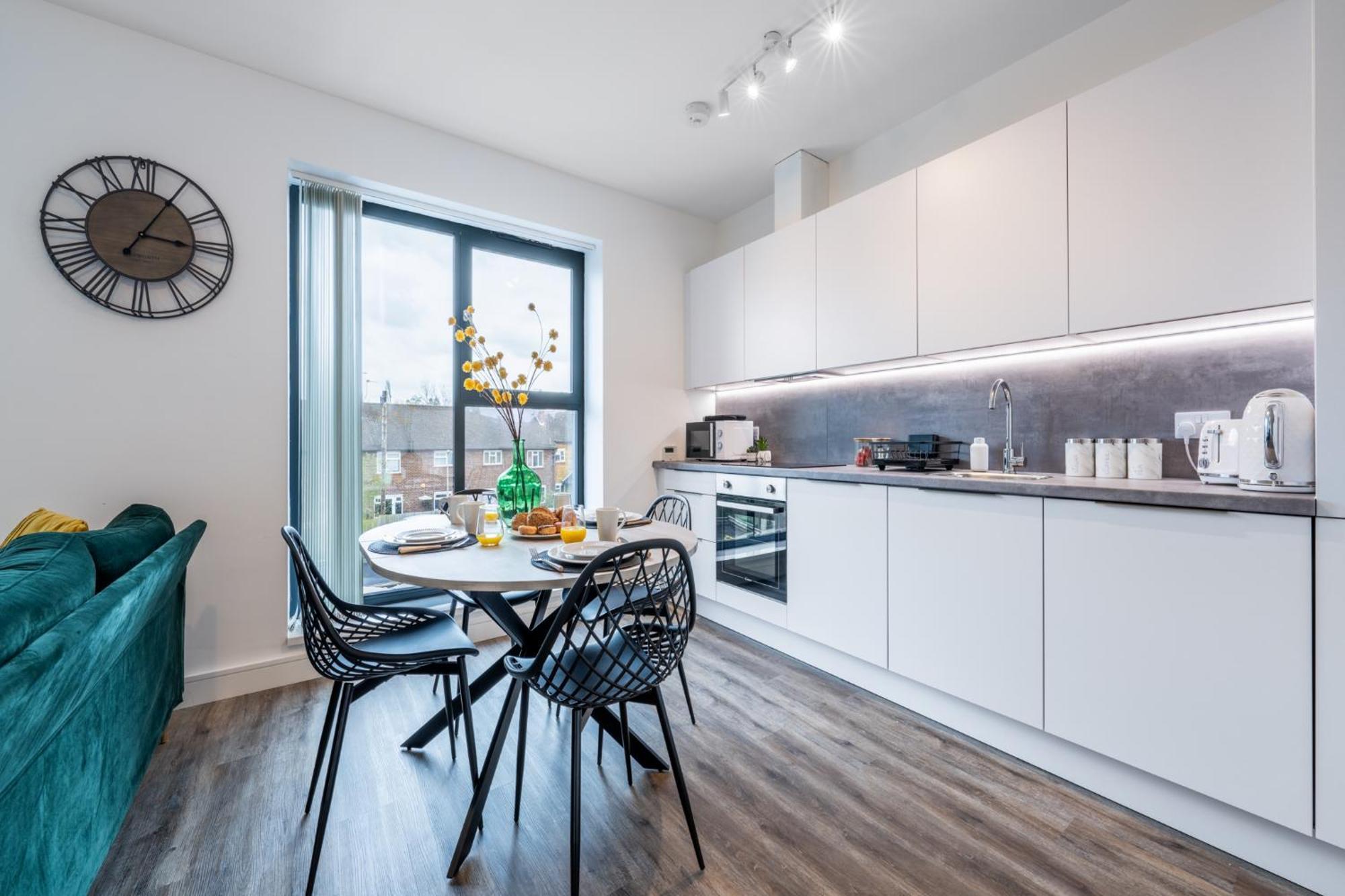 Potters Bar - Free Parking - Private Bathroom - Netflix - 4 Mins Walk To Station - 20 Mins Direct Trains To London Exterior foto